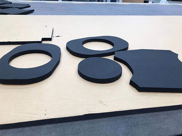 CNC Oscillating cutting machine