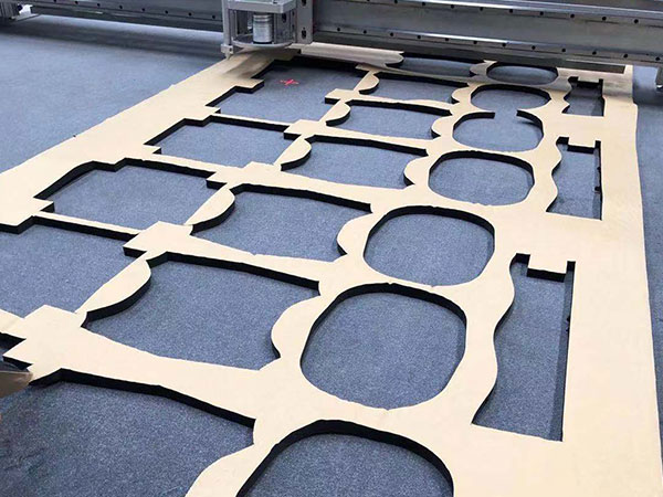 CNC Oscillating cutting machine